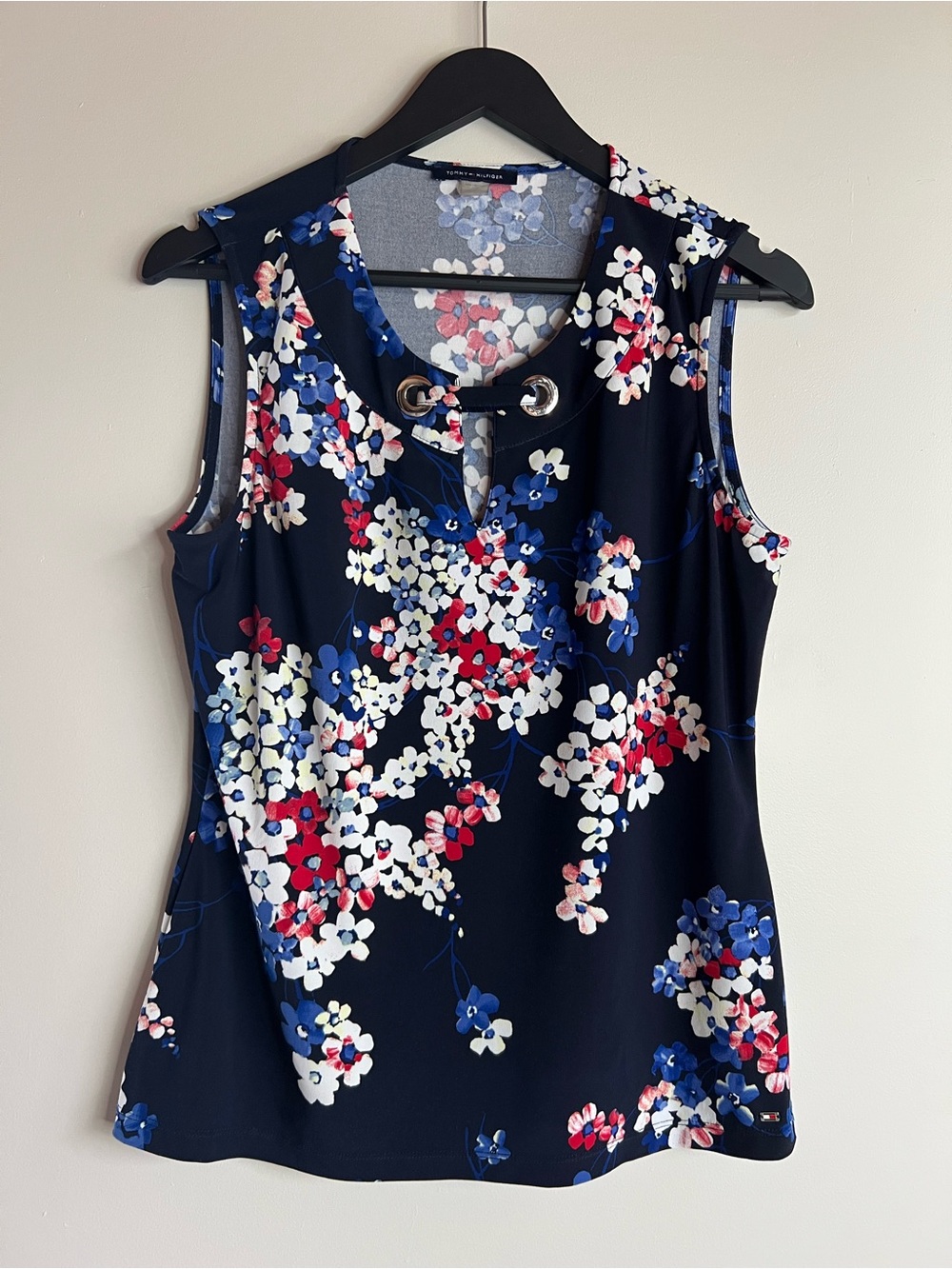 Tommy Hilfiger Floral Sleeveless Top Navy Red White Grommet Neck Stretch tank